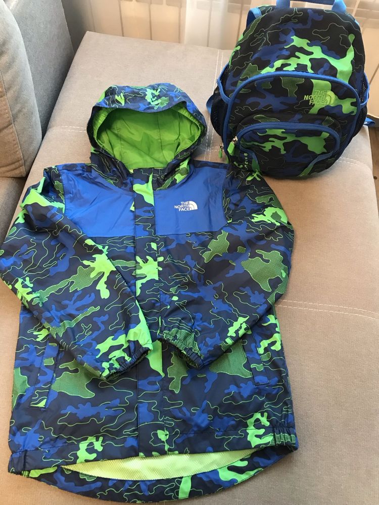 Дъждобран / ветровка “ The north face” + раница 6г. 116 - 122