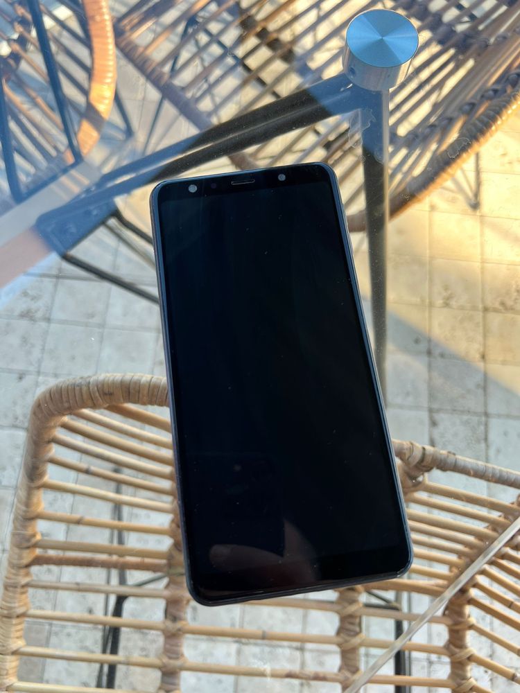 Vand telefon Samsung A7 64gb 2018