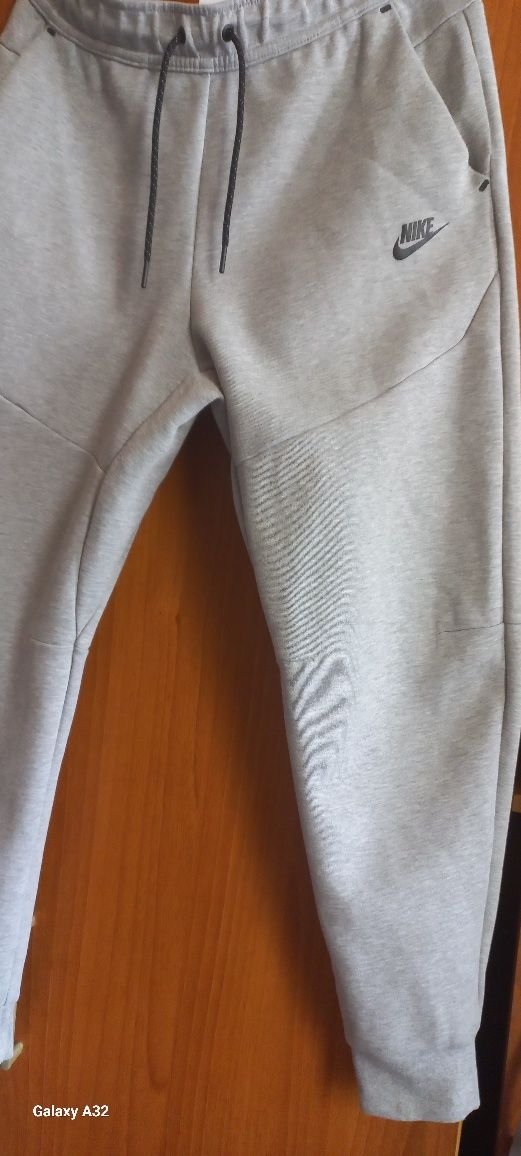 Pantaloni M Nike Tech Fleece originali