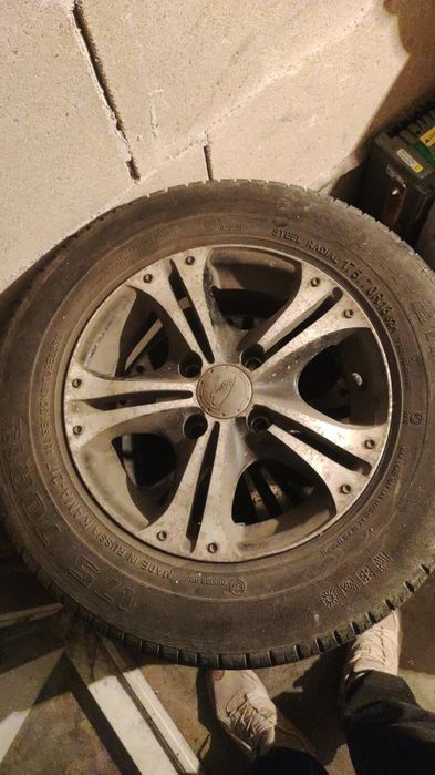 Диски в комплекте с резиной R13. 4 гайки