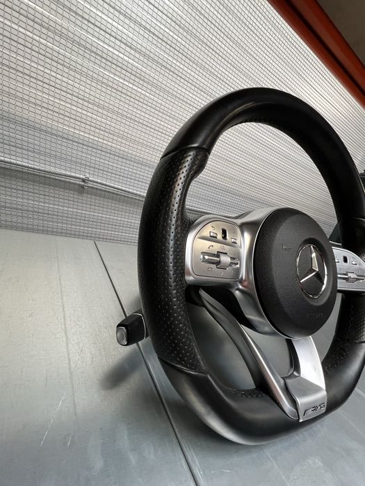 Mercedes W205 C класа AMG волан