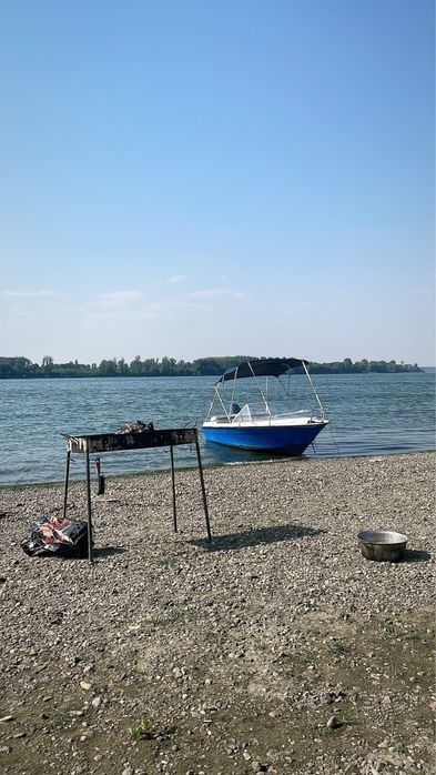 Vand barca cu peridoc