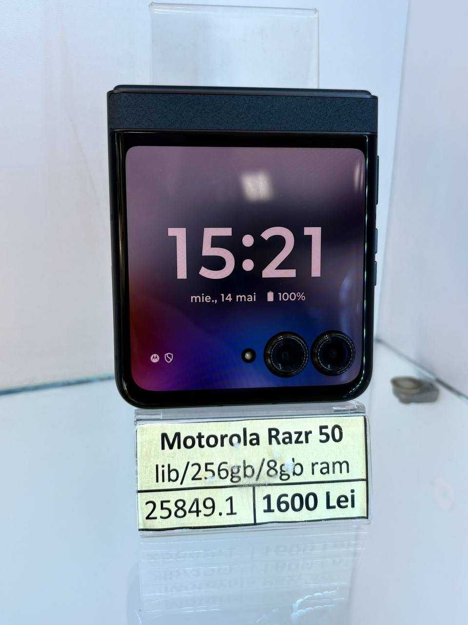 Motorola Razr 50 (efn) StarAmanet