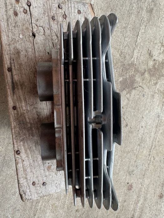 Vând set motor SMC BAROSSA 250