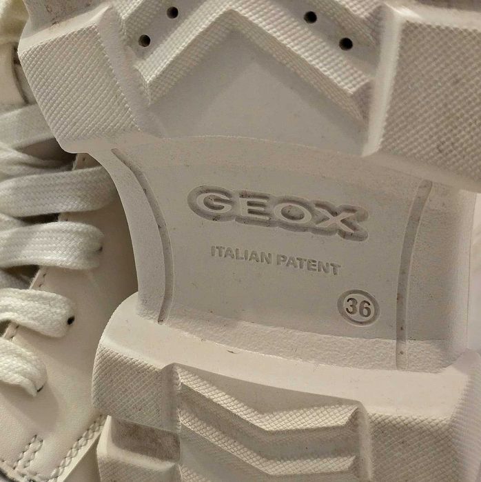 Cizme fete Geox marimea 36 culoarea bej