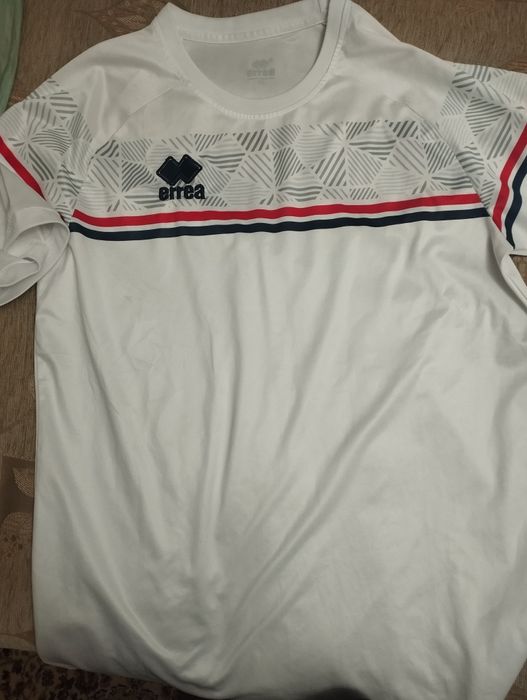 Футболка errea белой рассцветки