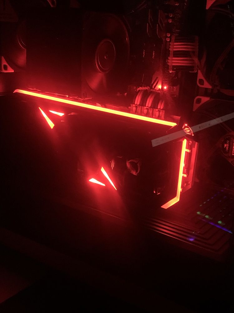 Продавам НОВ* Геймърски Компютър AMD RED DEVIL REBORN -СПЕШНО!!!