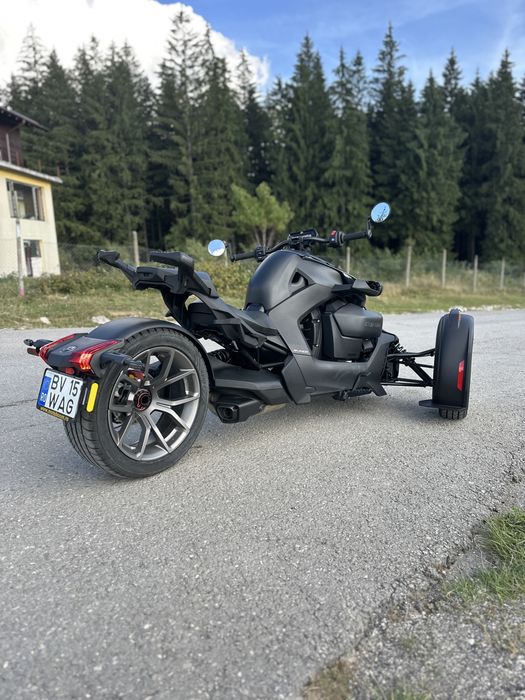 Can-Am Ryker 900 / 1100 km - Se conduce Cu B