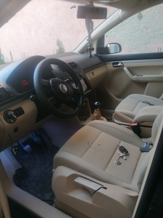 Vând vw touran 2.0 tdi