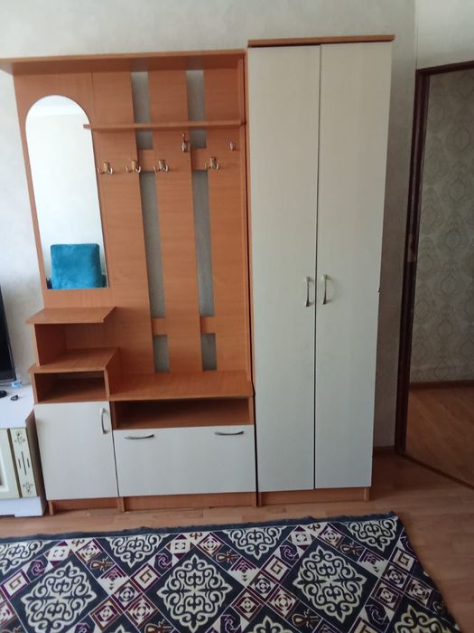 Продам прихожую  мебель