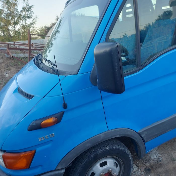 Iveco daily 35c13 basculabilă pe 3 parti doka 7 locuri motor 2,8