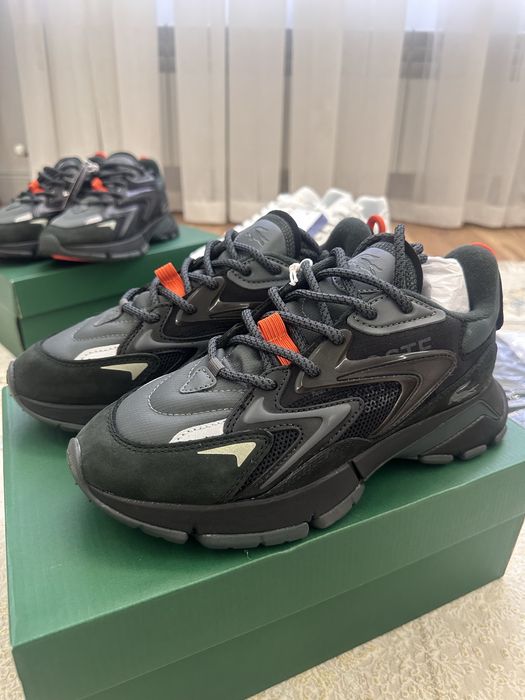 Продам кроссовки женские Lacoste