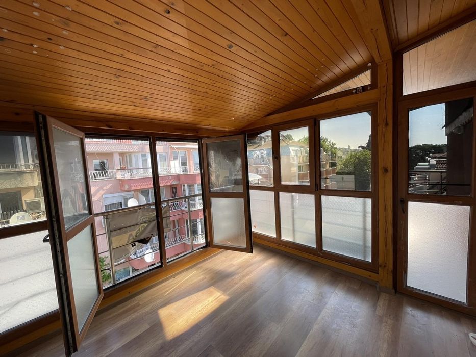 Тристаен апартамент в кв. Бриз,Варна– на 2 минути от Морската градина