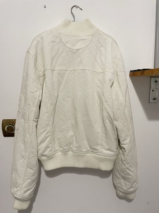 Бяло, зимно яке