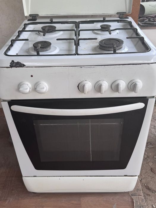 Продам газ плиту