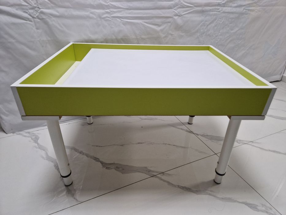 Продам столик с кинетическим песком