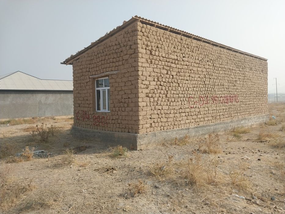 Kuyovboshida 5 sotixdan ikkita uchastka sotiladi, ikki xonali, 260 mln