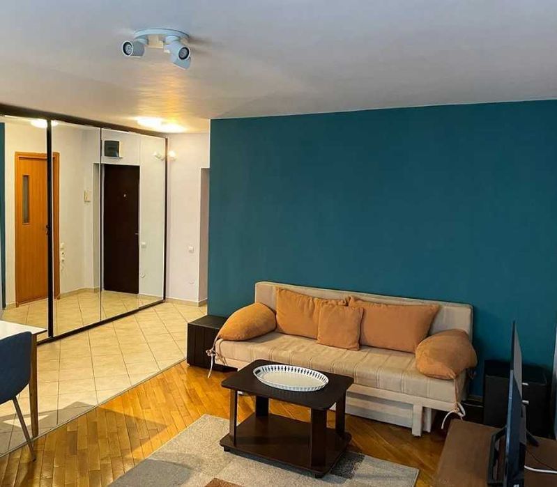 Дава се под наем Едностаен апартамент в Пловдив, Изгрев - 40 кв.м за 153 € - Снимка #1