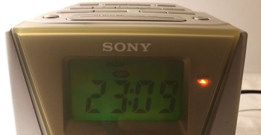 SONY -  Radio digital FM+LW+MW ceas alarmă / Boxă wireless portabilă