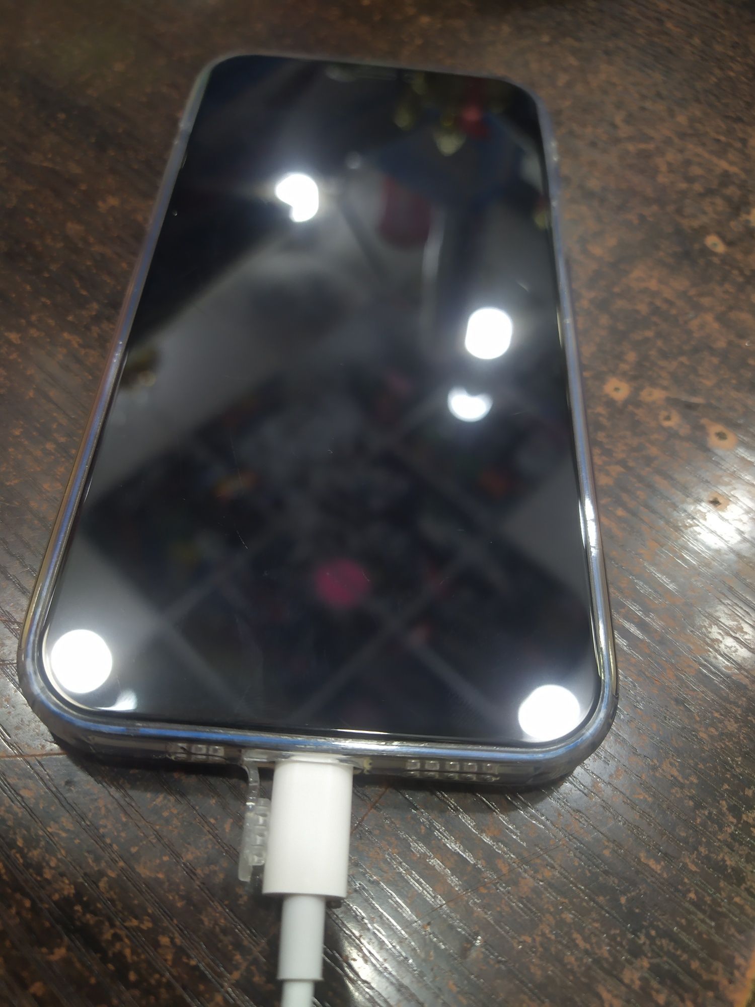 iPhone 12 ozi 64 gb
