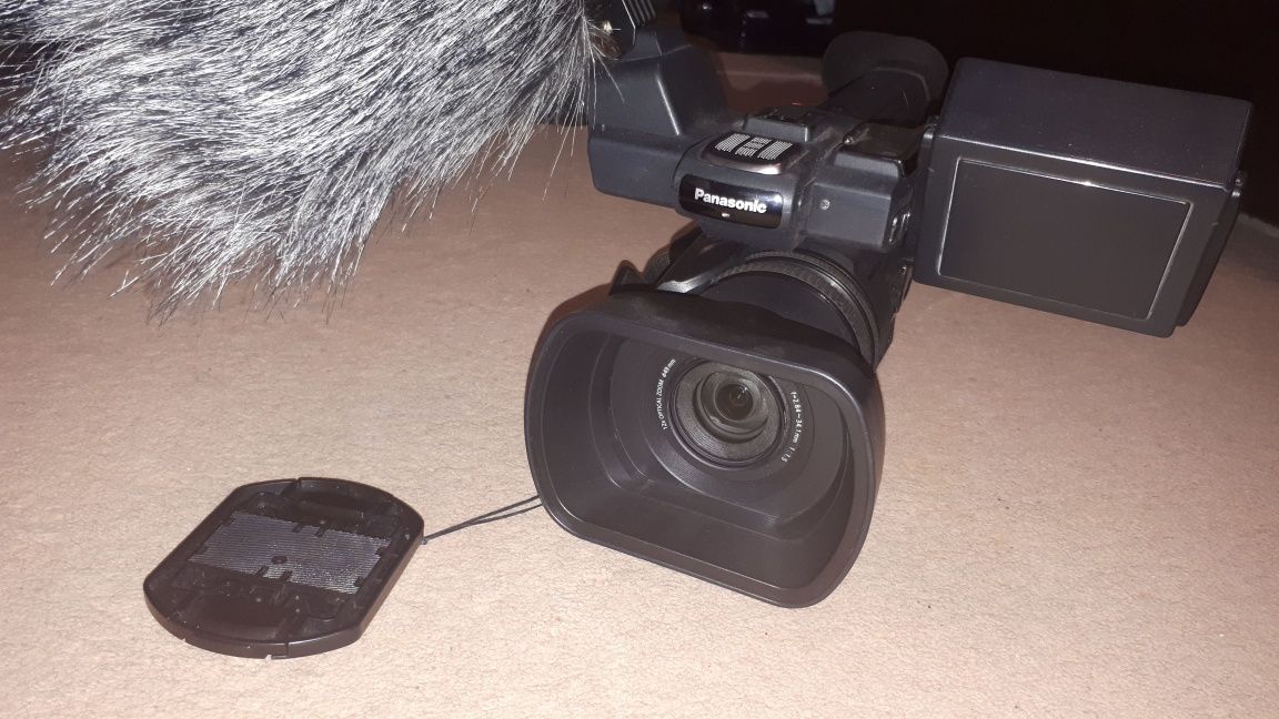 Panasonic  AG-AC 90