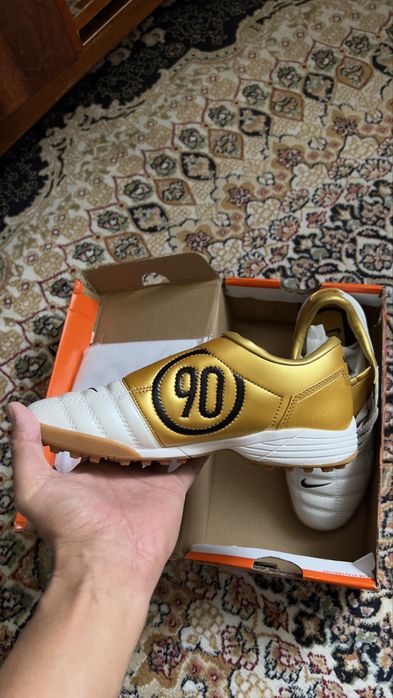 Сороконошка Nike total 90