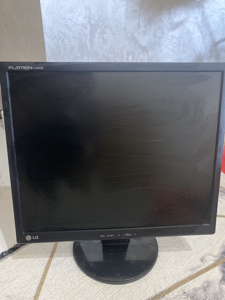 Монитор LG