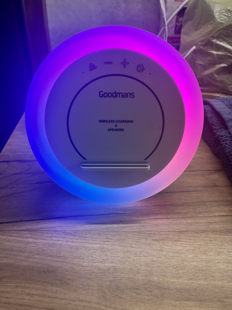 Goodmans зарядно Qi Wireless Charging Bluetooth Colour Changing Light