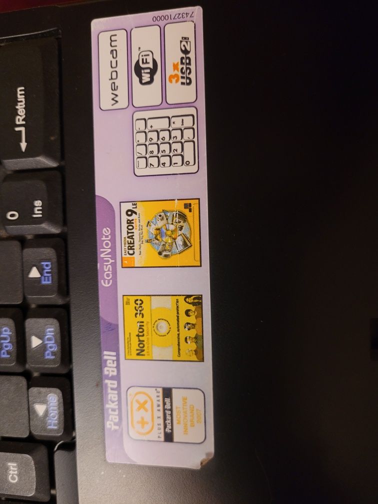 Vând laptop Packard Bell