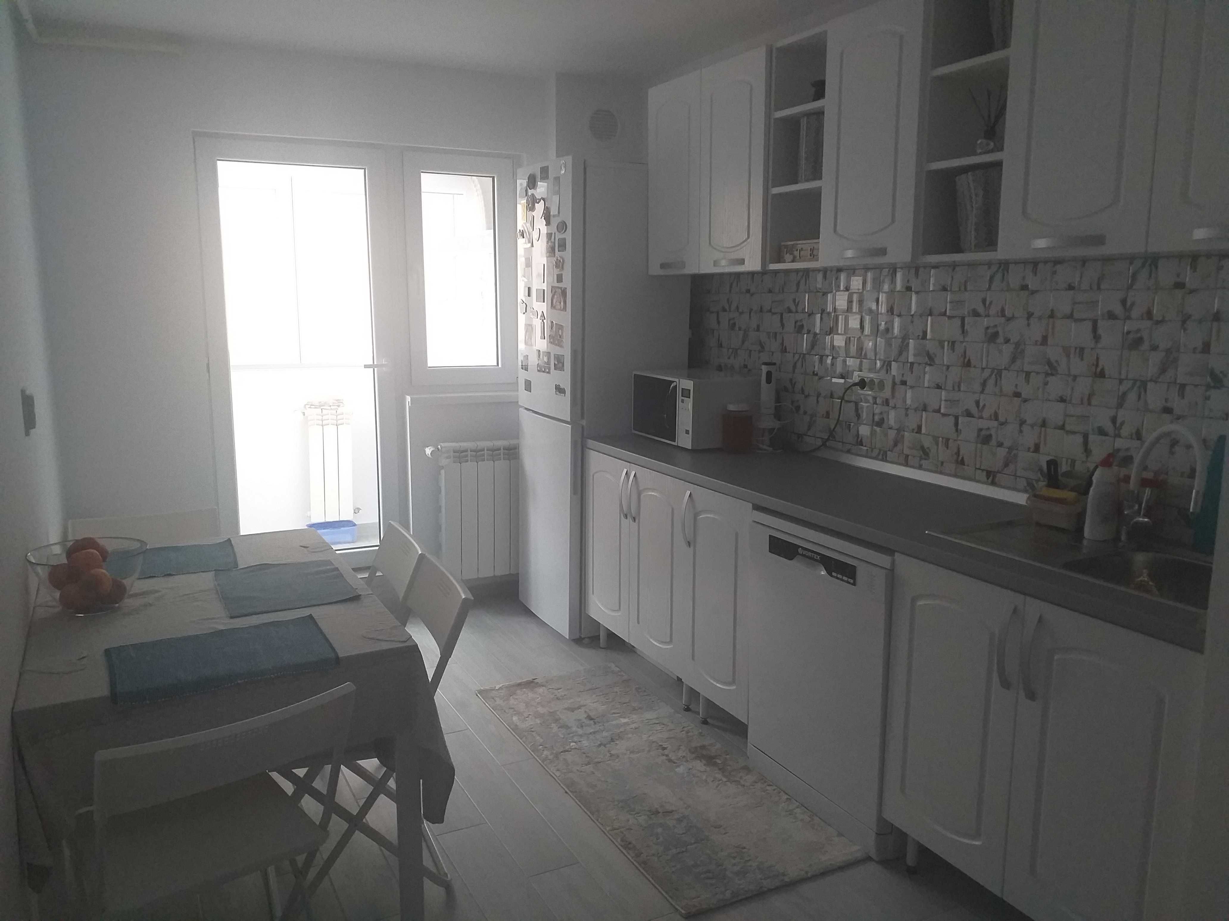 inchiriez apartament 4 camere zona Crangasi langa lac si parc