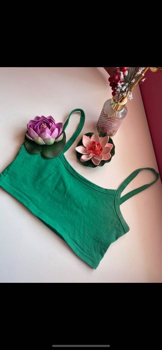 Дамски топове и тениски