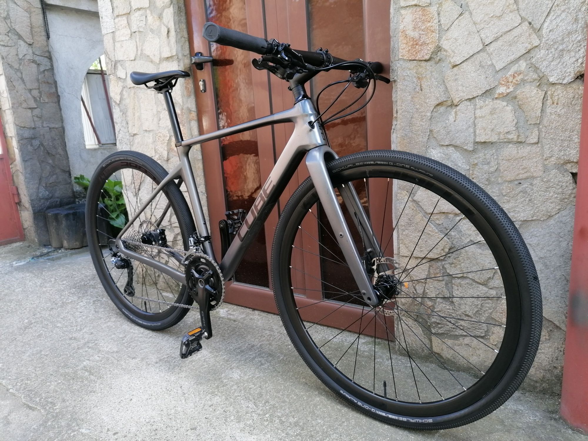 CUBE Карбон Гравел-Хибрид 28 цола, Shimano GRX 2 * 11,Хидравлика