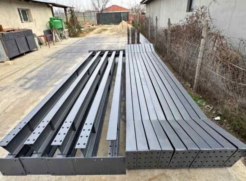 vând structură metalică 10 deschiderea 30 lungimea 5 m la stâlp din pr
