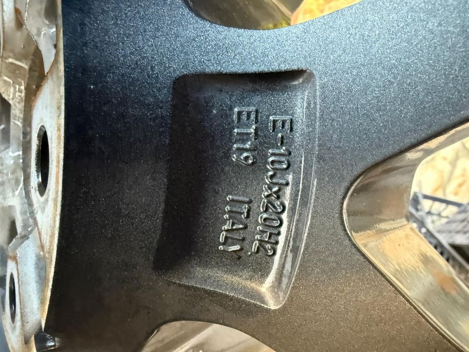 Гуми с Джанти 20 Porsche Macan sport packet