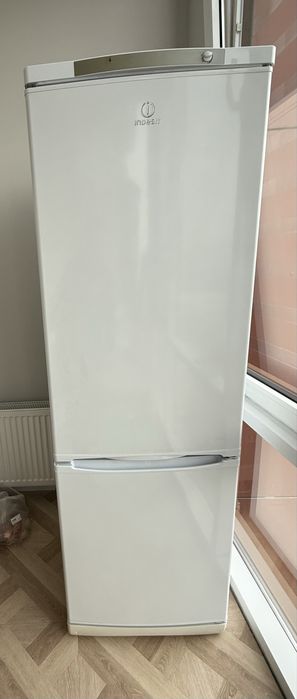 Холодильник INDESIT