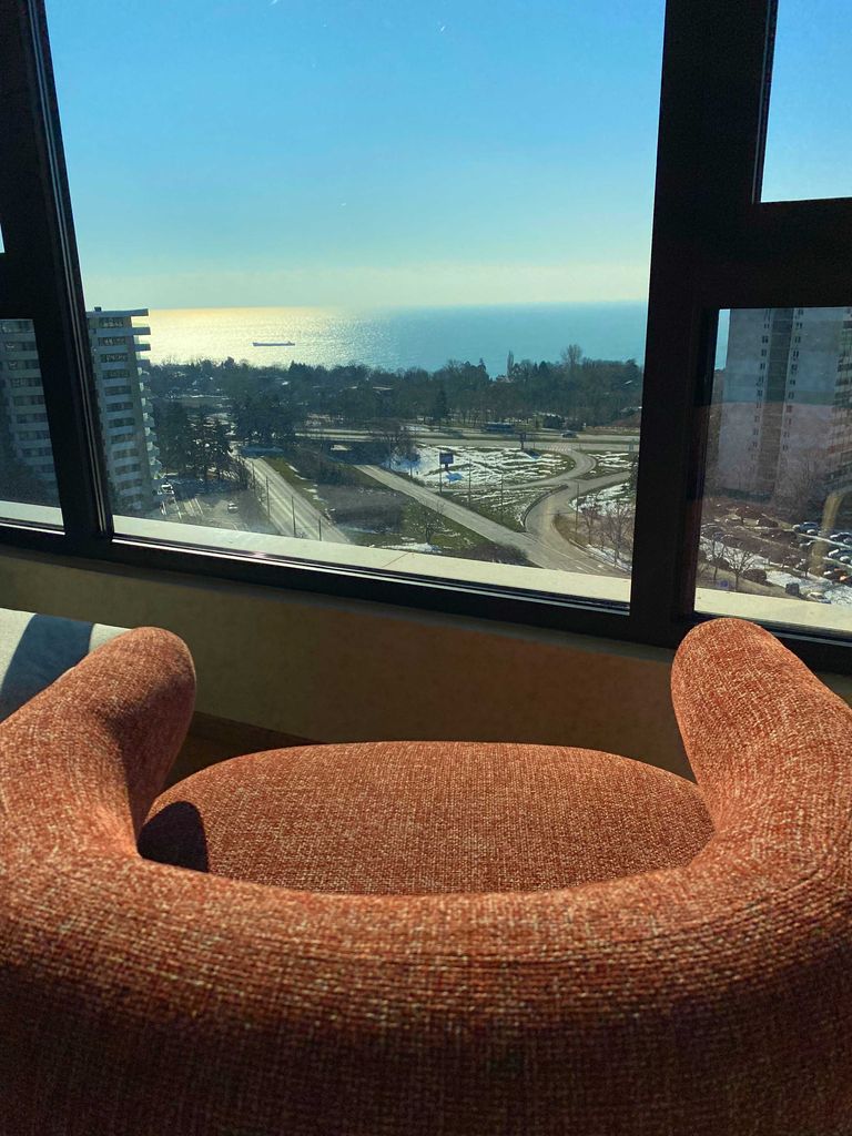 Дава се под наем Двустаен апартамент в Варна, Бриз - 72 кв.м за 1150 € - Снимка #2