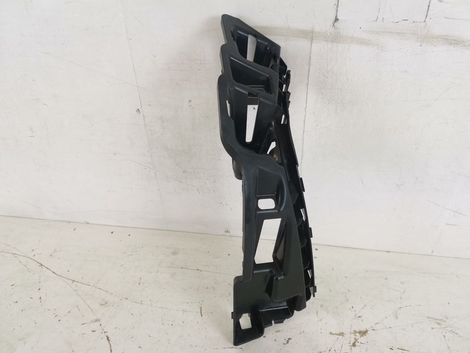 Десен странични държач на задна броня Мерцедес-Бенц С-Клас / Mercedes-