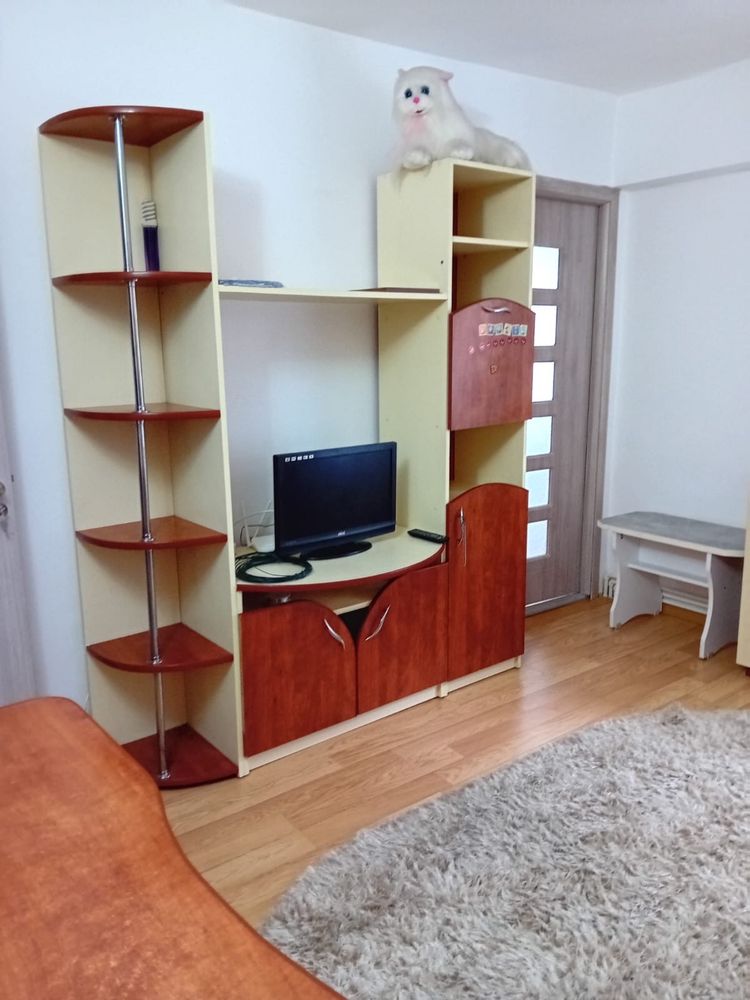 Inchiriez garsoniera zona Brosteni-Buzau
