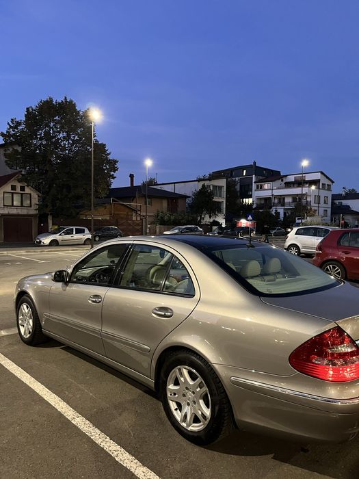 Vând Mercedes-Benz E220 W211