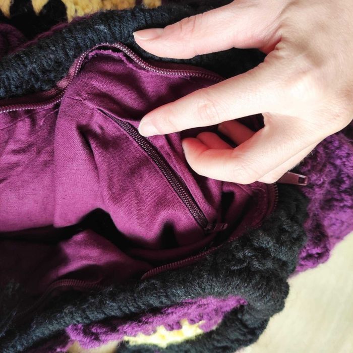 Ръчно плетена дамска чанта Теменужка