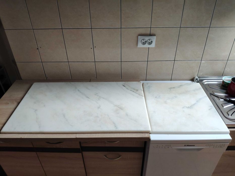 Vând două blaturi de marmură în stare excelentă!