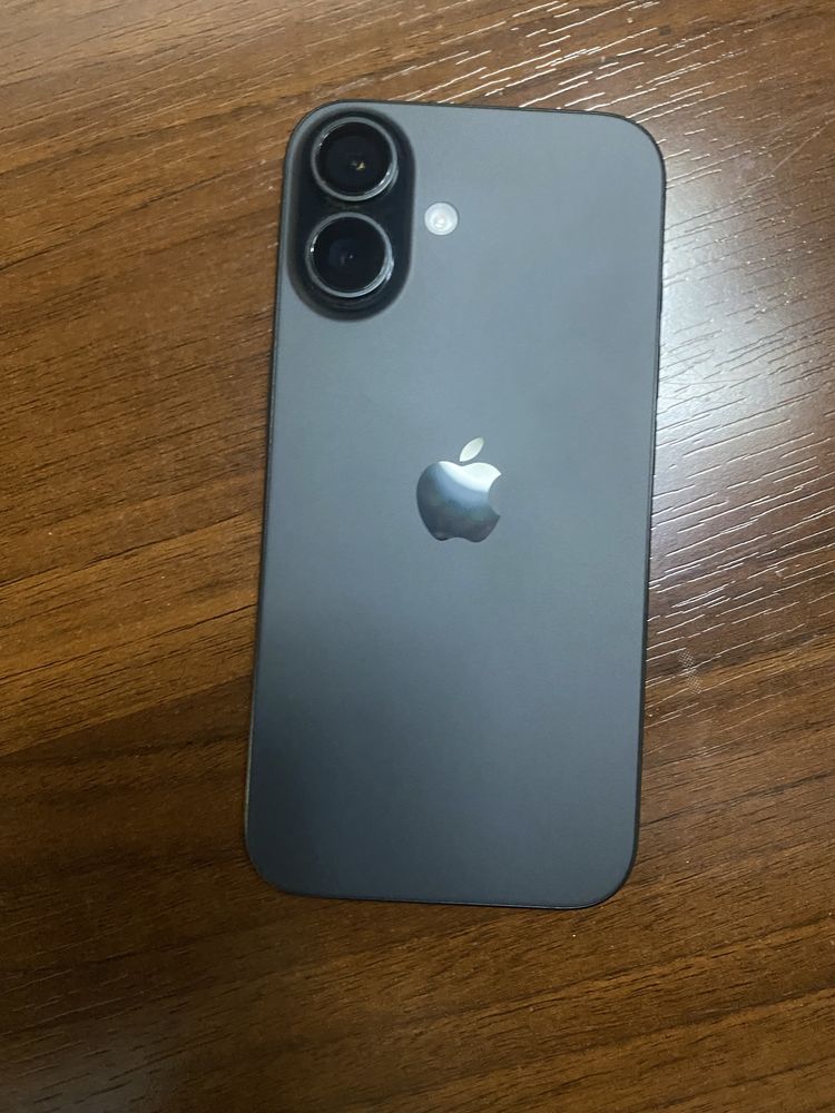 Iphone 16 в идеальном состоянии память 128