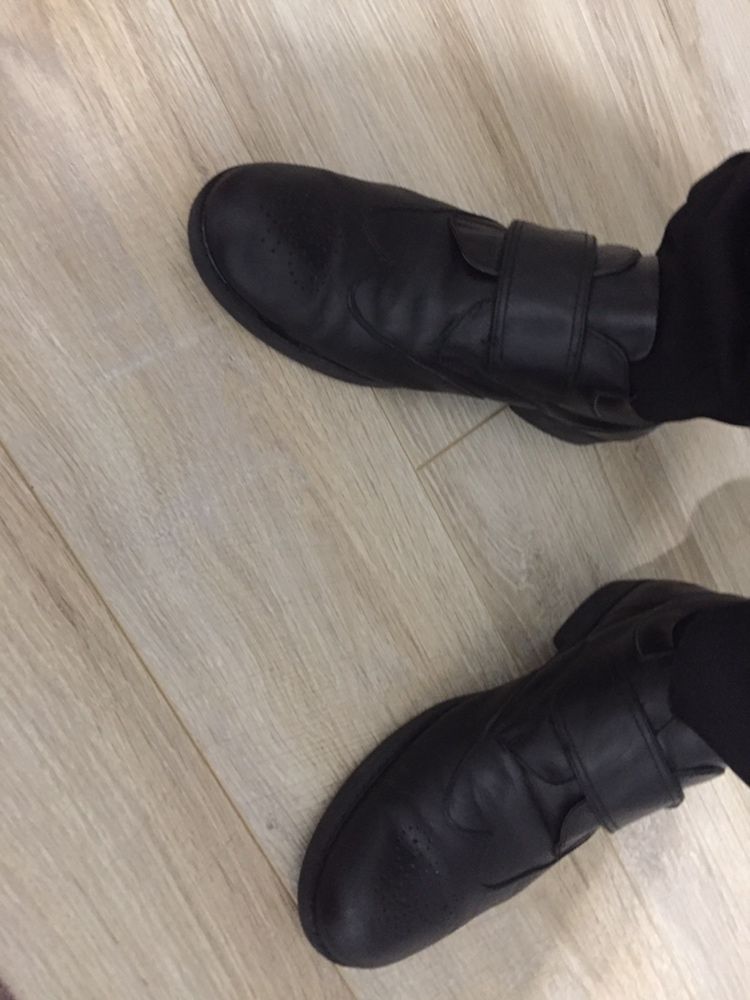 Кожаные  мужские туфли 39 размер