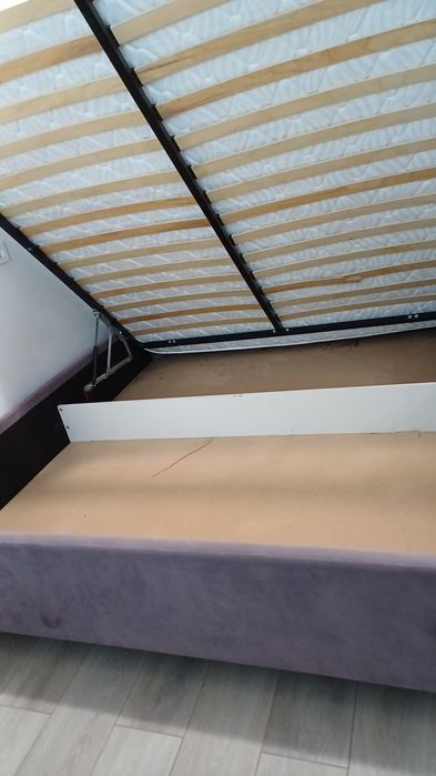 Продам 2х спальную кровать, в хорошем состоянии