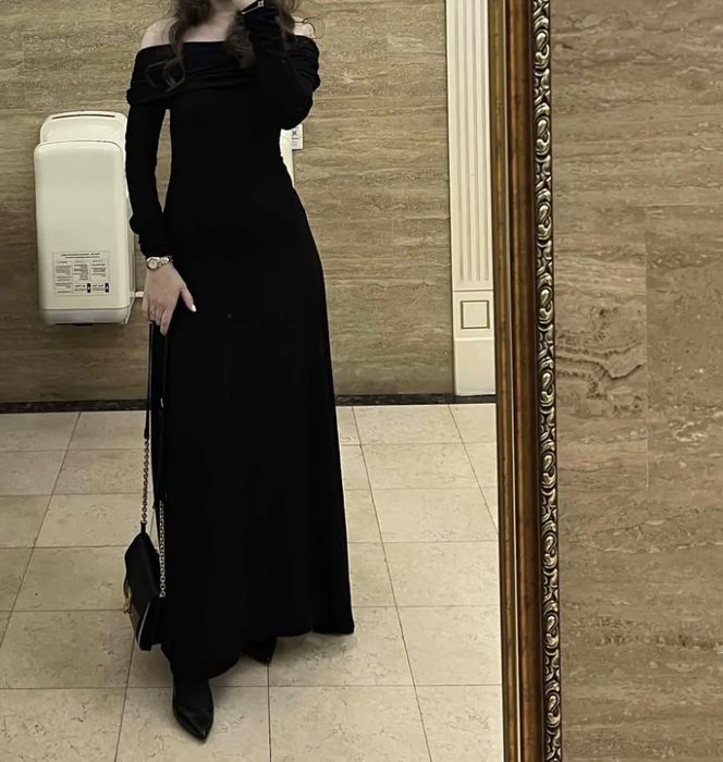 Длинное черное платье