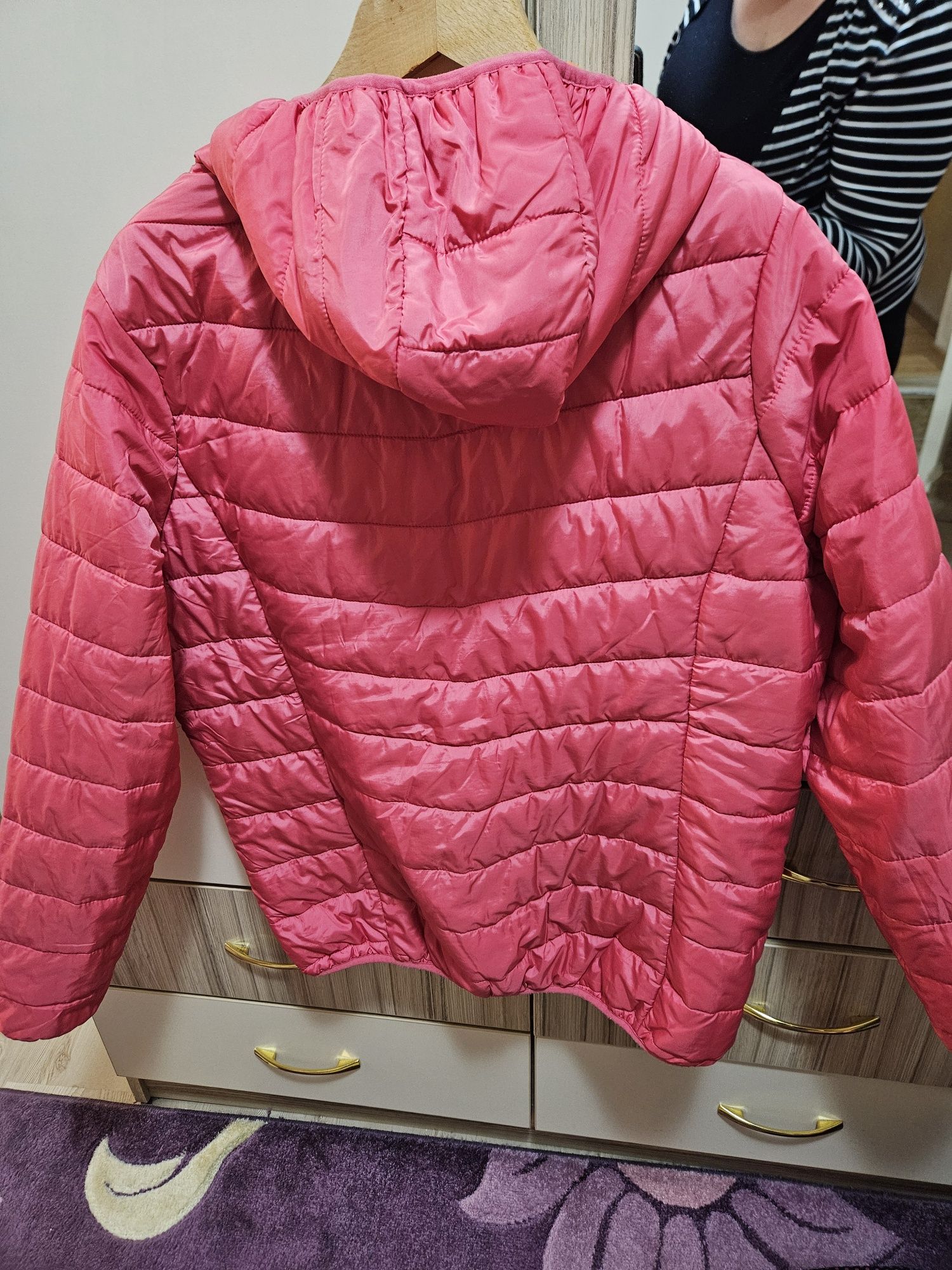 Тънко розово яке
