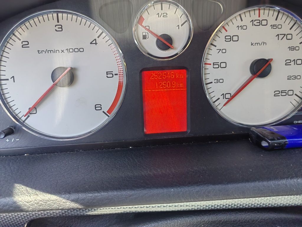 Пежо 407 2.0hdi 2005г.