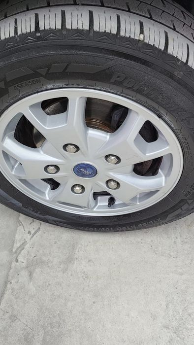 Audi q5 3.0 an 2011 si Ford Customs 2015 8+1 full