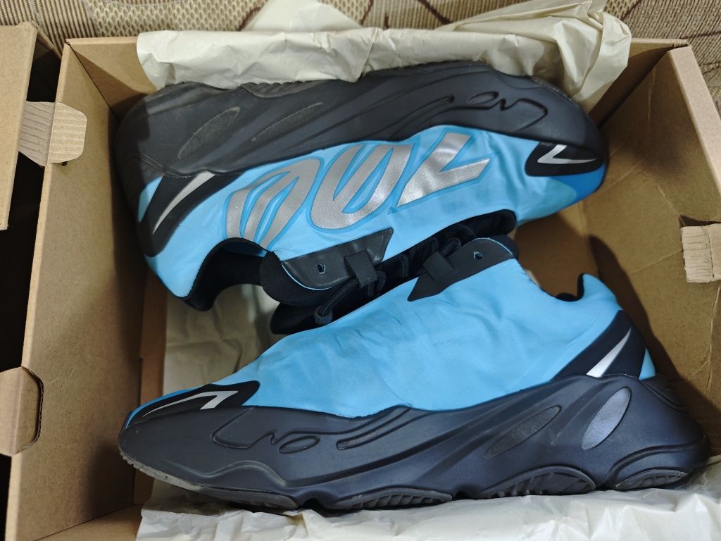 Adidas Yeezy 700 blue cian