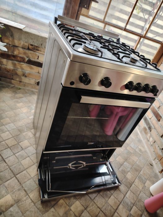 Vând aragaz Beko in staretare buna de functionare